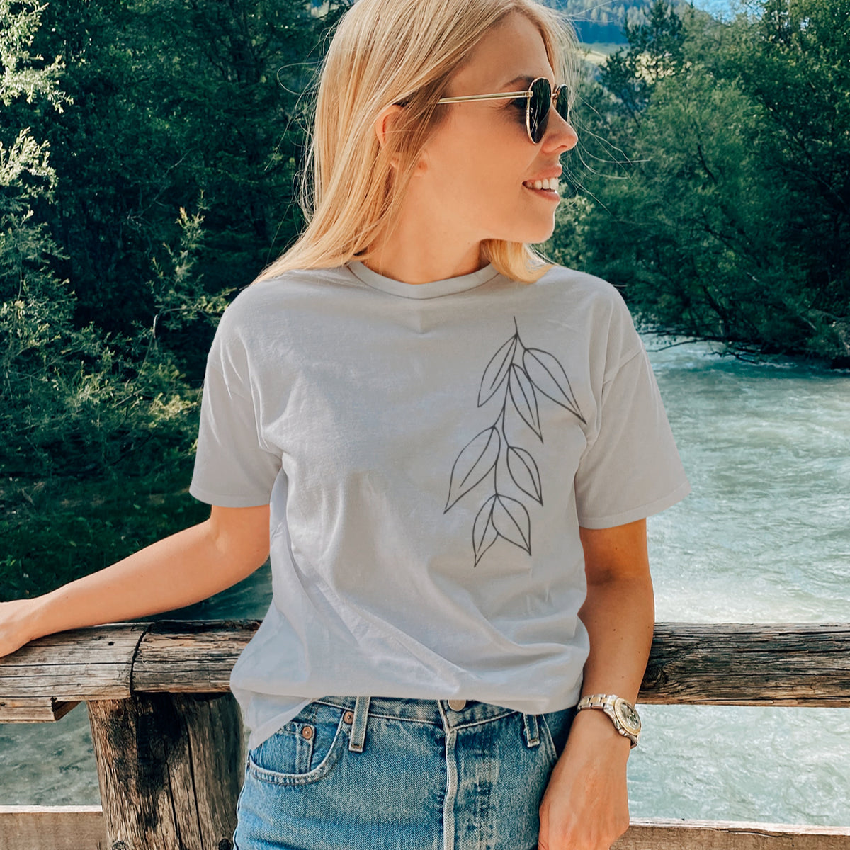 Grau meliertes T-Shirt Blätter